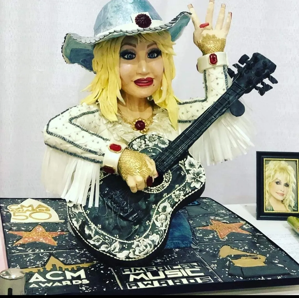 rs=w_1240,h_1240,cg_true